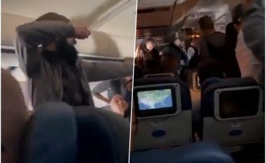 Deshi ta hap derën e aeroplanit gjatë fluturimit, goditi stjuardesën në qafë me lugë të thyer – policia arreston burrin në Boston