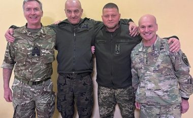 Për situatën në Bakhmut, kreu i ushtrisë ukrainase konsultohet me udhëheqësit ushtarakë të NATO-s