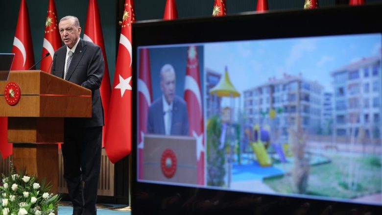 Erdogan premton ndërtimin e 488,000 shtëpive për të prekurit nga tërmeti