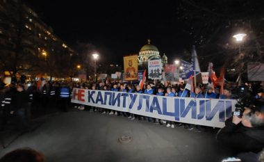 Djathtistët në Serbi me fushatë kundër planit evropian për marrëveshjen Kosovë-Serbi