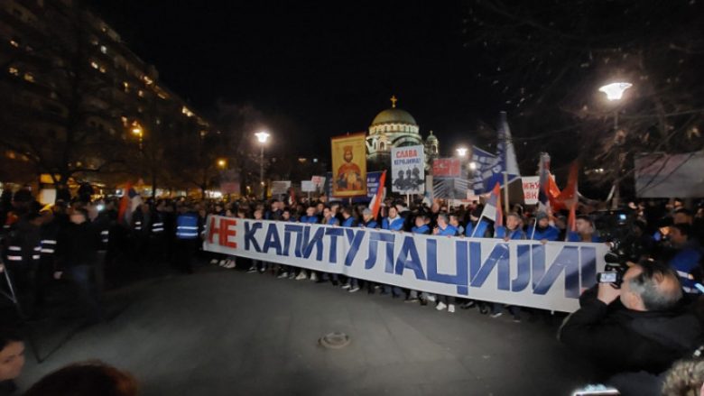 Djathtistët në Serbi me fushatë kundër planit evropian për marrëveshjen Kosovë-Serbi