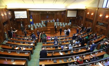 Kuvendi shkon sërish në pauzë – pritet të vazhdojë raportimi i Kurtit për marrëveshjen e Ohrit