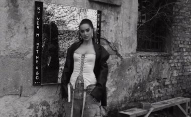 Dafina Zeqiri paralajmëron këngën e parë të albumit të ri "Unë jam ajo"