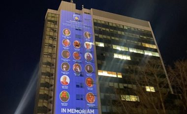 Ndërtesa e Qeverisë ndriçohet me fotot e grave që thyen barrierat dhe ndërtuan historinë e vendit në Ditën Ndërkombëtare të Gruas