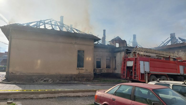 “Do të restaurohet i pëlqeu apo jo keqbërësve”, deklaratat pas zjarrit në objektin e vjetër të gjimnazit në Ferizaj