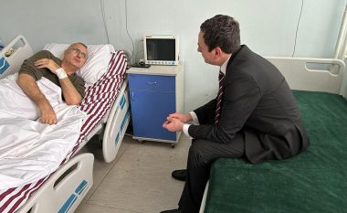 Kurti e Konjufca vizitojnë deputetin e VV-së, ishte në gjendje të rënduar shëndetësore
