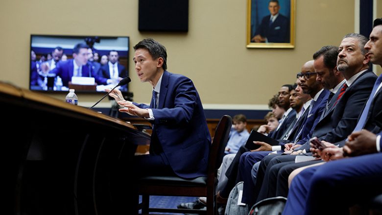CEO i TikTok dëshmoi para Kongresit amerikan – rrjeti social mund të ndalohet në SHBA