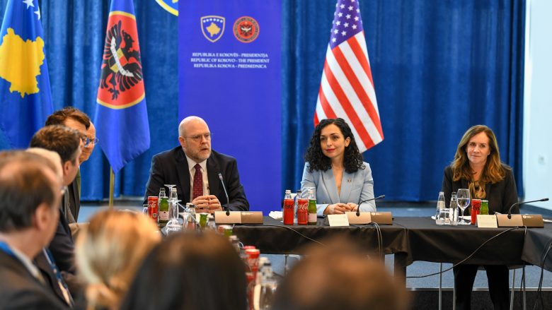 Osmani në takim me bizneset amerikane: Kosova është në një moment të rëndësishëm të përcaktimit të së ardhmes energjetike