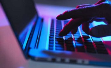 Hakeri nigerian mashtroi biznesmenin shqiptar me vetëm një e-mail