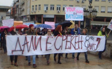 Marsh për të drejtat e grave në Shkup – “A do të mbijetojnë gratë këtu?”