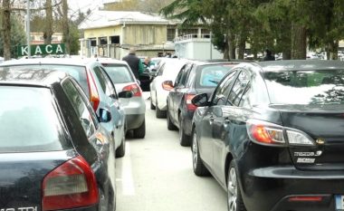 Kaos në Qendrën Klinike në Shkup, Mixhiti: Rregullimi i parkingut, prioritet