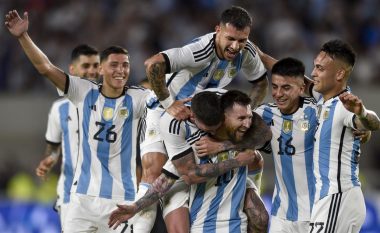 Argjentina feston triumfin në Botëror me një atmosferë të jashtëzakonshme, Messi shënon nga gjuajtja e lirë në fitoren ndaj Panamasë