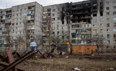 Luftime në rrugët e Bakhmut por Rusia nuk e ka në kontroll qytetin, thotë zyrtari ukrainas