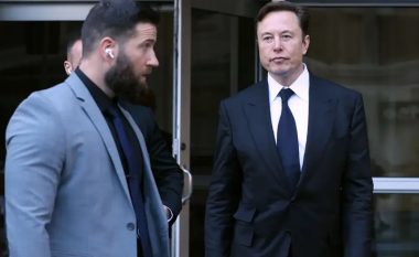 Inxhinieri thotë se dy truproja e ruajnë Elon Muskun në zyrat e Twitter-it, e ndjekin edhe në tualet