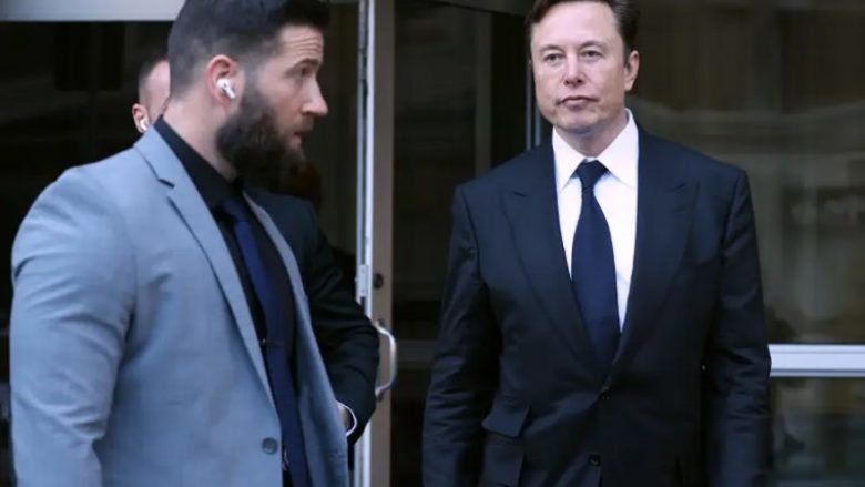 Inxhinieri thotë se dy truproja e ruajnë Elon Muskun në zyrat e Twitter-it, e ndjekin edhe në tualet
