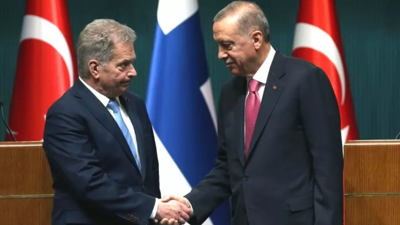 Finlanda edhe një hap pranë NATO-s, Turqia ia miratoi aplikimin