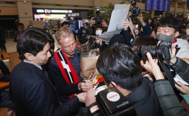 Klinsmann zbarkon në Kore të Jugut, fillon punën si përzgjedhës