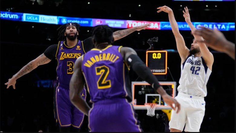 Spektakël në Los Angeles, Lakers pësojnë humbje nga Mavericks