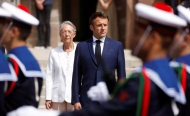 Qeveria franceze përballet me mocion mosbesimi