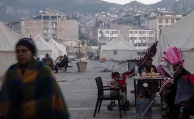 Ekzekutivi i BE-së ofron 1 miliard euro për të ndihmuar në rindërtimin e pjesëve të goditura në Turqi pas tërmetit