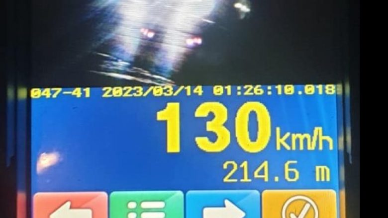 Voziti 130 km/h në zonën e shpejtësisë 50, dënohet me 500 euro gjobë, pesë pikë negative dhe 1 vit ndalim i vozitjes