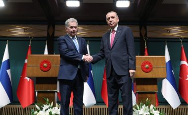 Turqia heq pengesat për anëtarësimin e Finlandës në NATO