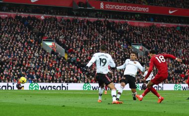Një gol i jashtëzakonshëm nga Gakpo, Liverpool shkon në pushim me epërsi ndaj United