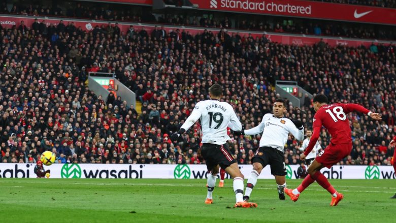 Një gol i jashtëzakonshëm nga Gakpo, Liverpool shkon në pushim me epërsi ndaj United