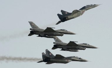 Polonia mund të furnizojë Ukrainën me aeroplanë luftarakë brenda disa javësh
