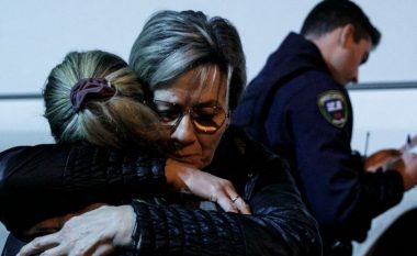 Përplasja e dy trenave në Greqi, të mbijetuarit përshkruajnë '10 sekondat tmerrues'