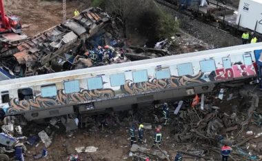 Përplasja e trenave në Greqi, vijnë reagimet nga Kosova: Solidarizohemi me popullin grek