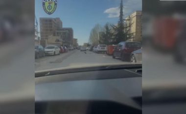 Kreu manovra të rrezikshme me automjet, arrestohet 25-vjeçari në Tiranë