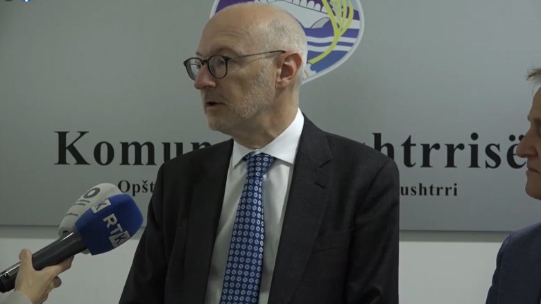 Ambasadori francez: Kosova afër liberalizimit të vizave, janë dy data të mundshme