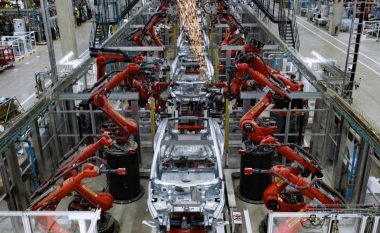 Tesla arrin prodhimin e 5,000 veturave elektrike në javë në fabrikën Giga Berlin