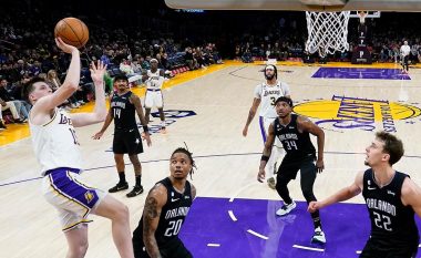 Lakers rikthehen te fitore, mposhtin Orlandon pas paraqitjes fantastike të Reaves