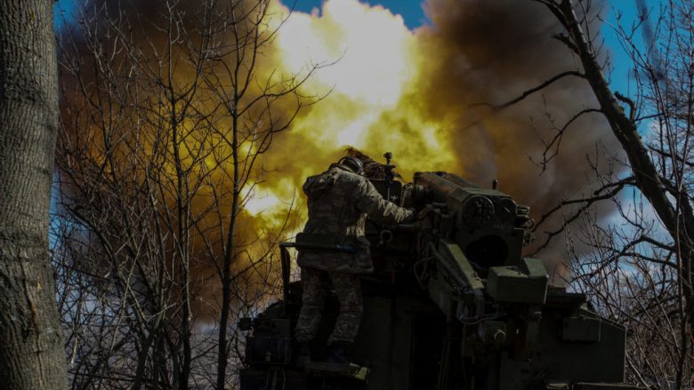 Ukraina synon “rraskapitjen” e trupave ruse në qytetin lindor të Bakhmut