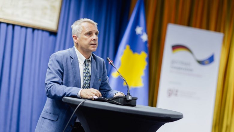 Njohja e avokatëve kosovarë në Gjermani, ambasadori Rohde e bën një sqarim