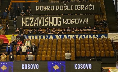 Mikpritja e tifozëve boshnjakë: Mirë se vini lojtarë të Kosovës së Pavarur
