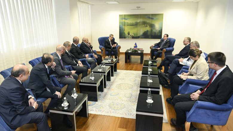 Kurti takon drejtuesit e kompanive turke Çalik dhe Limak, diskutohet për situatën energjetike në vend