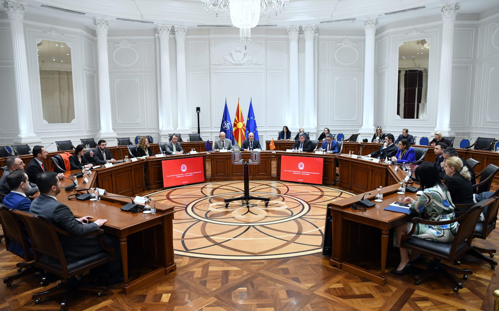 Qeveria e Maqedonisë sërish me lëshime, nuk e ka përditësuar ueb-faqen me ministrat e rinj