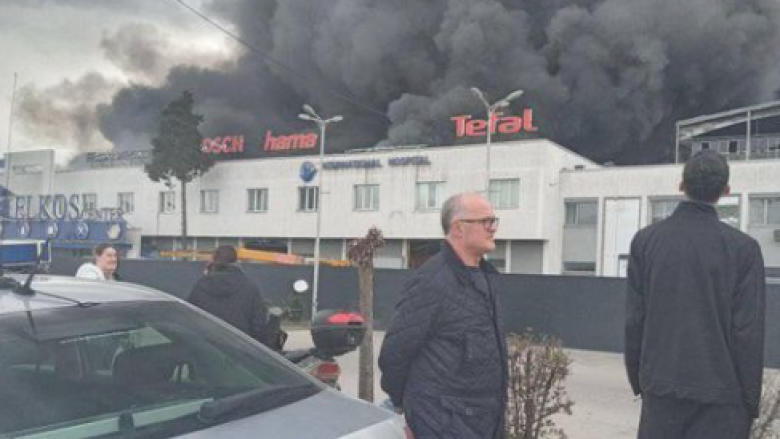 Ramiz Kelmendi sheh nga afër djegien e ELKOS Center në Pejë