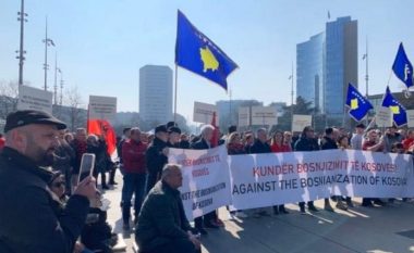 Mërgimtarët në Gjenevë protestojnë kundër Asociacionit