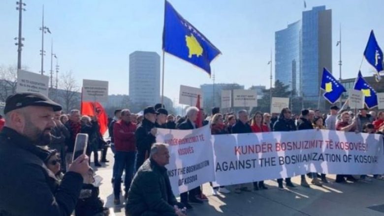 Mërgimtarët në Gjenevë protestojnë kundër Asociacionit