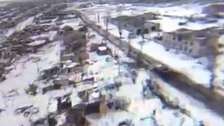 Momenti kur dronët kamikazë të Ukrainës sulmojnë pajisjet luftuese të rusëve në Bakhmut