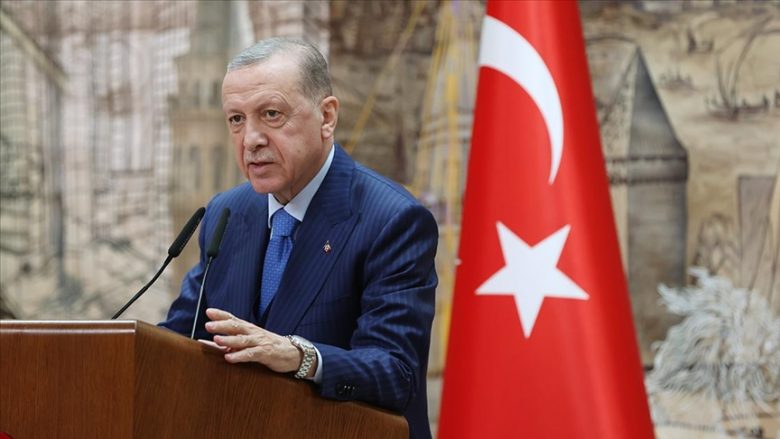 Erdogan nënshkruan vendimin, zgjedhjet presidenciale dhe parlamentare në Turqi mbahen më 14 maj