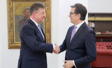 Lajçak bisedon me presidentin e Maqedonisë para takimit të së shtunës