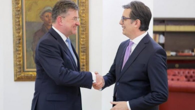 Lajçak bisedon me presidentin e Maqedonisë para takimit të së shtunës