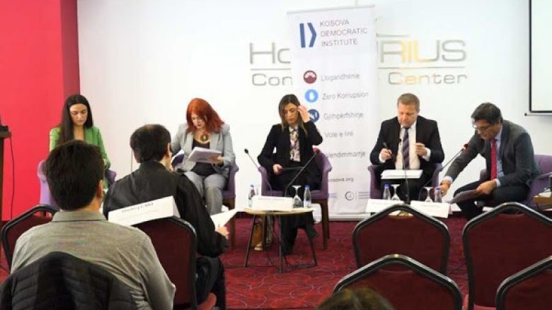 Haxhiu: Diskriminimi ekonomik mes burrave dhe grave është evident