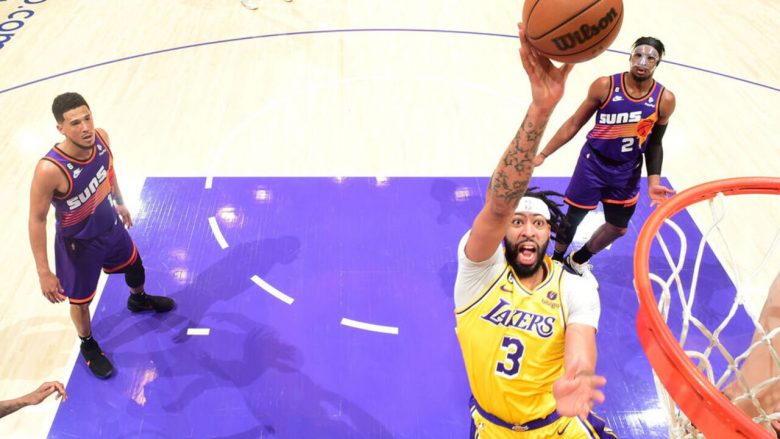 Lakers marrin fitore të madhe ndaj Suns, Warriors triumfojnë ndaj Dallasit