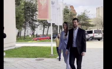Kandidati për president të Malit të Zi harroi ta marrë më vete letërnjoftimin, kthehet në shtëpi derisa gruaja e priste para qendrës së votimit